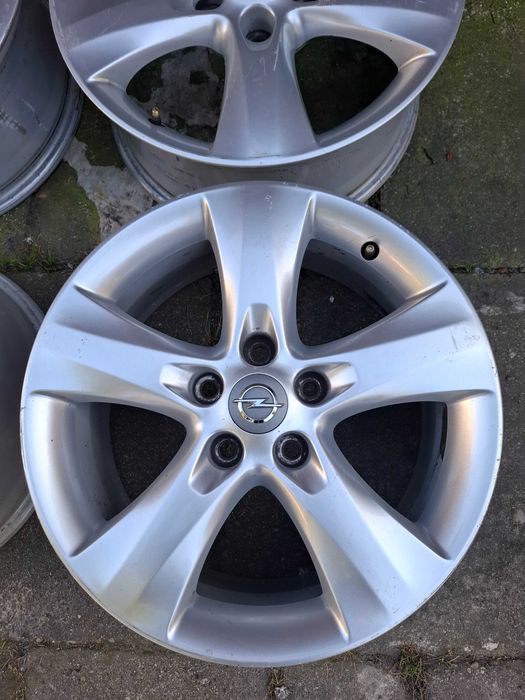 Oryginalne Alufelgi Opel Astra J Zafira C 17" 5x115 ET44 7jx17