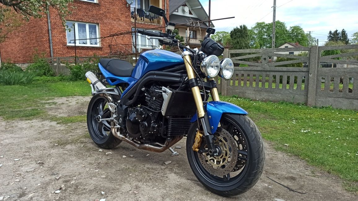 Triumph speed triple 1050, super stan, arrow, street 675