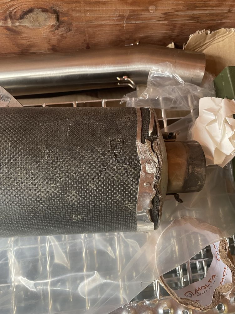 Tlumik bos motocykl