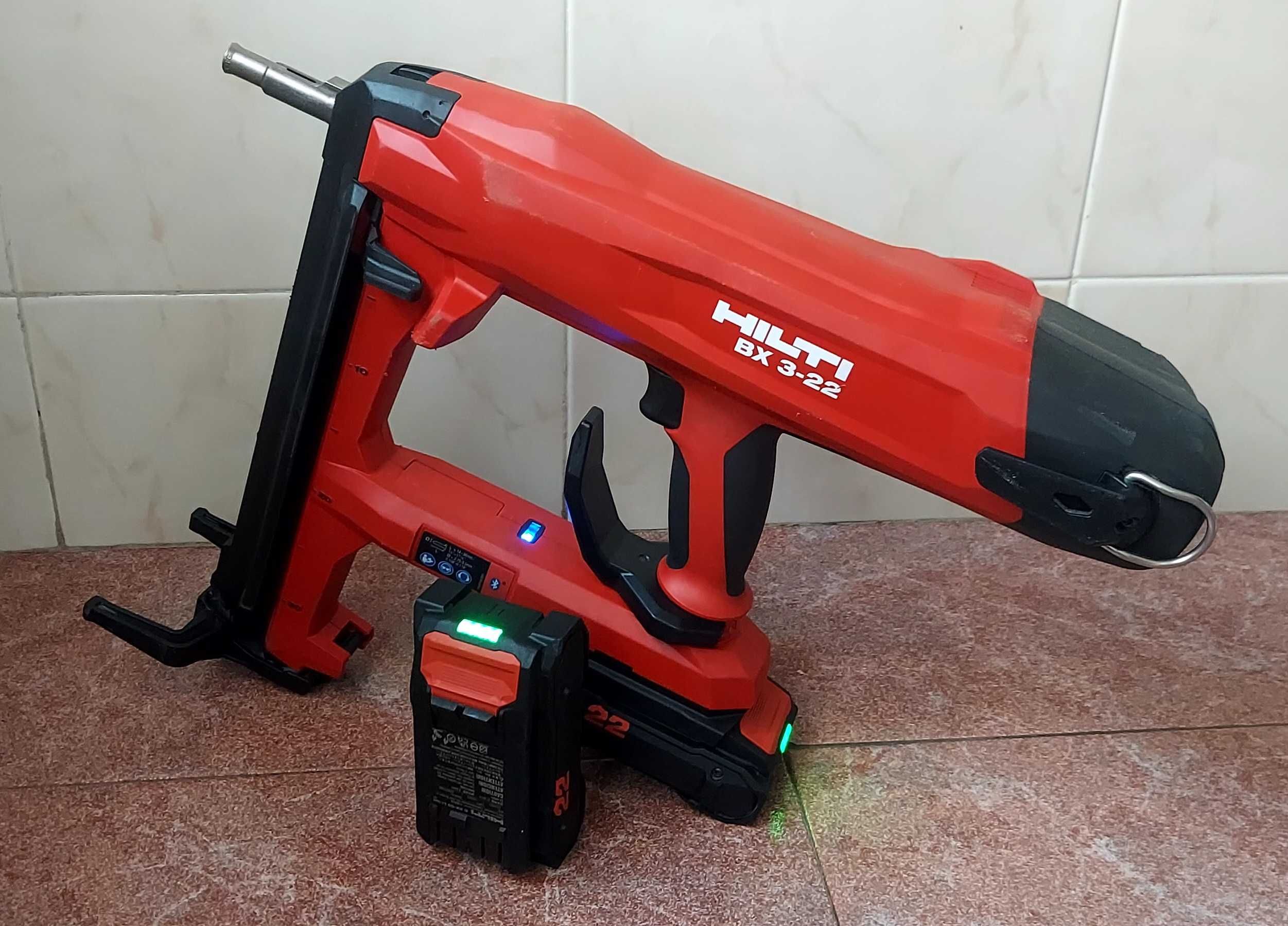 HILTI BX 3-22 Pistola de fixação com 2 baterias e pregos de 2024