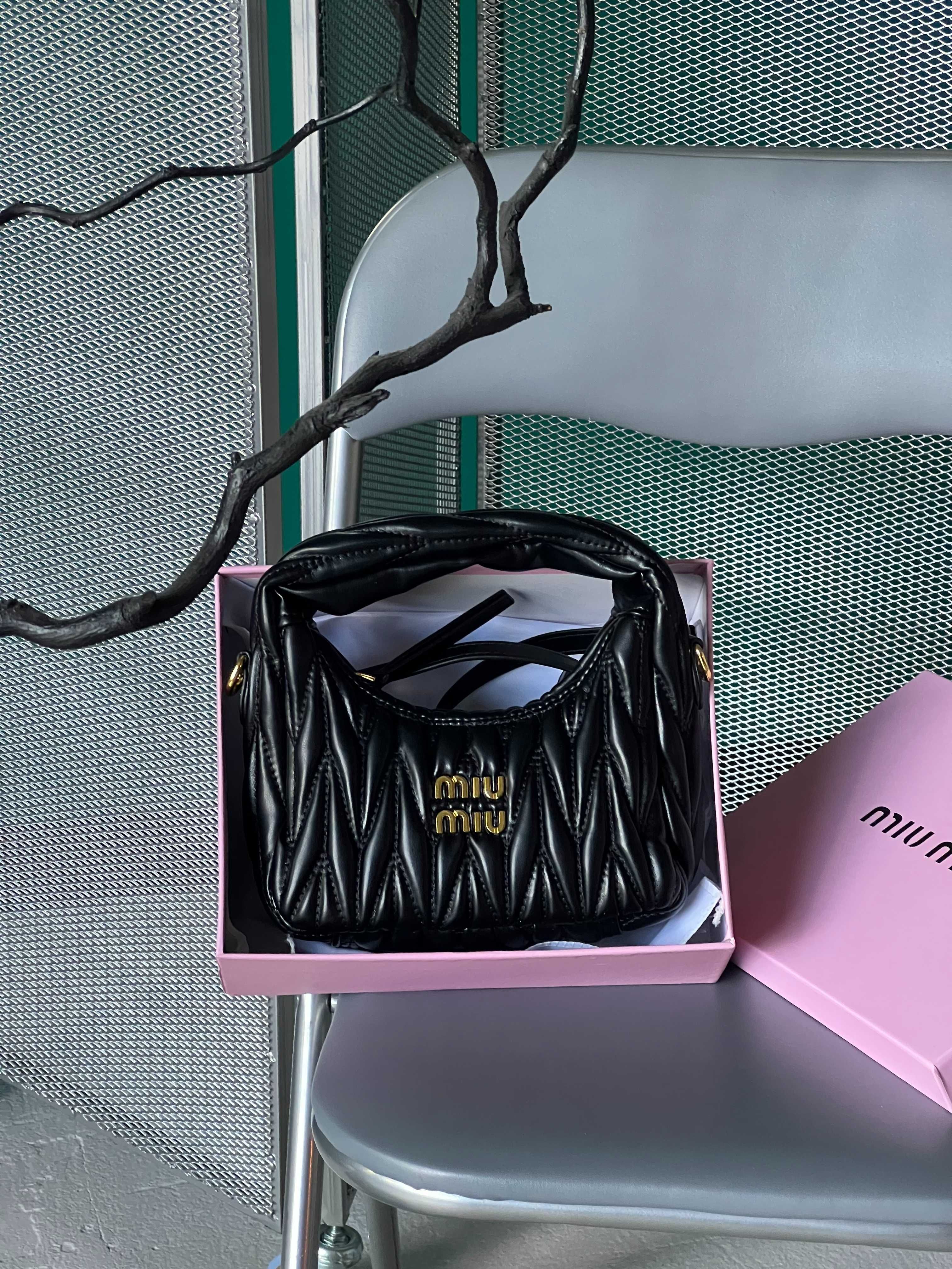 Сумка MIU MIU Wonder Matelasse Leather Hobo молочный Миу Миу хобо