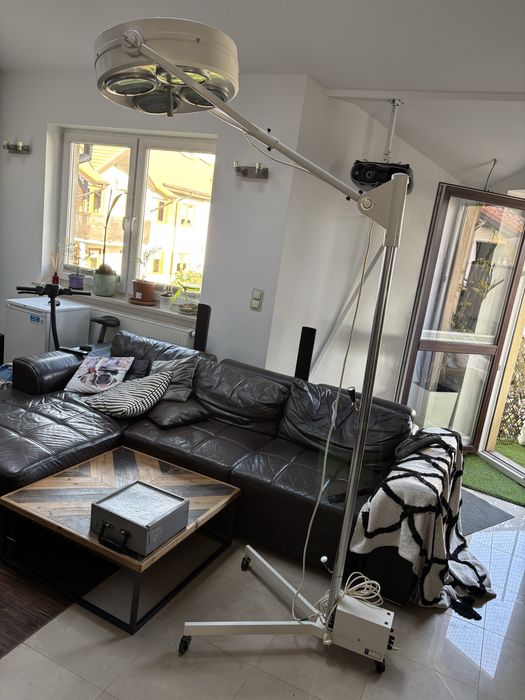Lampa medyczna / chrurgiczna bezcieniowa Famed B-420 możliwa dostawa