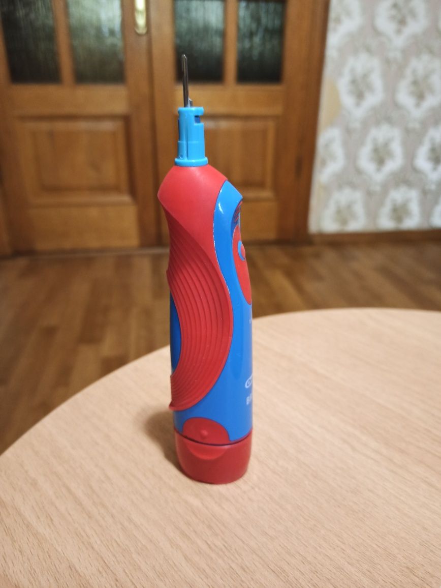 Детская электрическая зубная щётка Oral-B