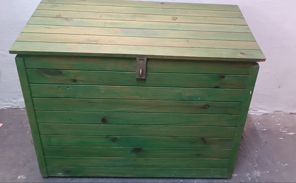 Piękna Skrzynia Drewniana Zielona