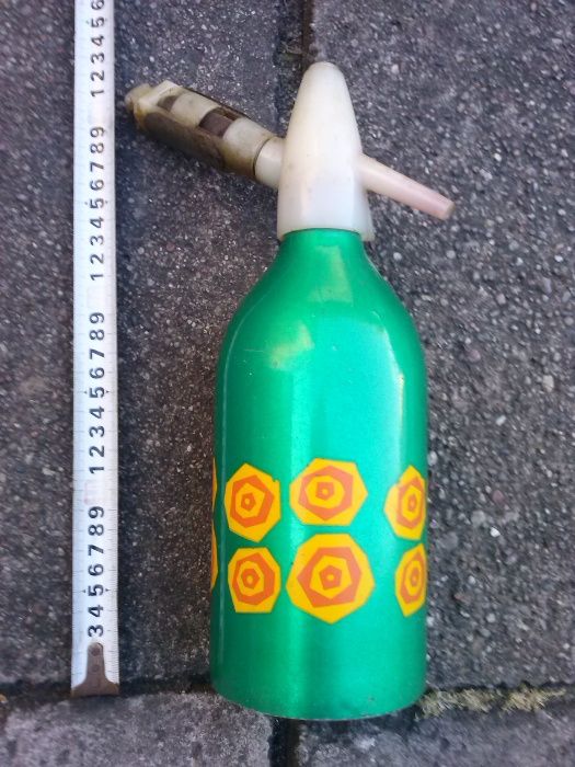 Syfon aluminiowy na naboje CO2 PRL, 25 zł.