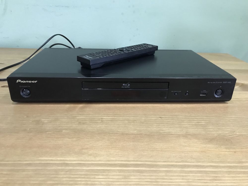 Amplituner  wzmacniacz Pioneer VSX-521 Odtwarzacz Blu-Ray BDP-140