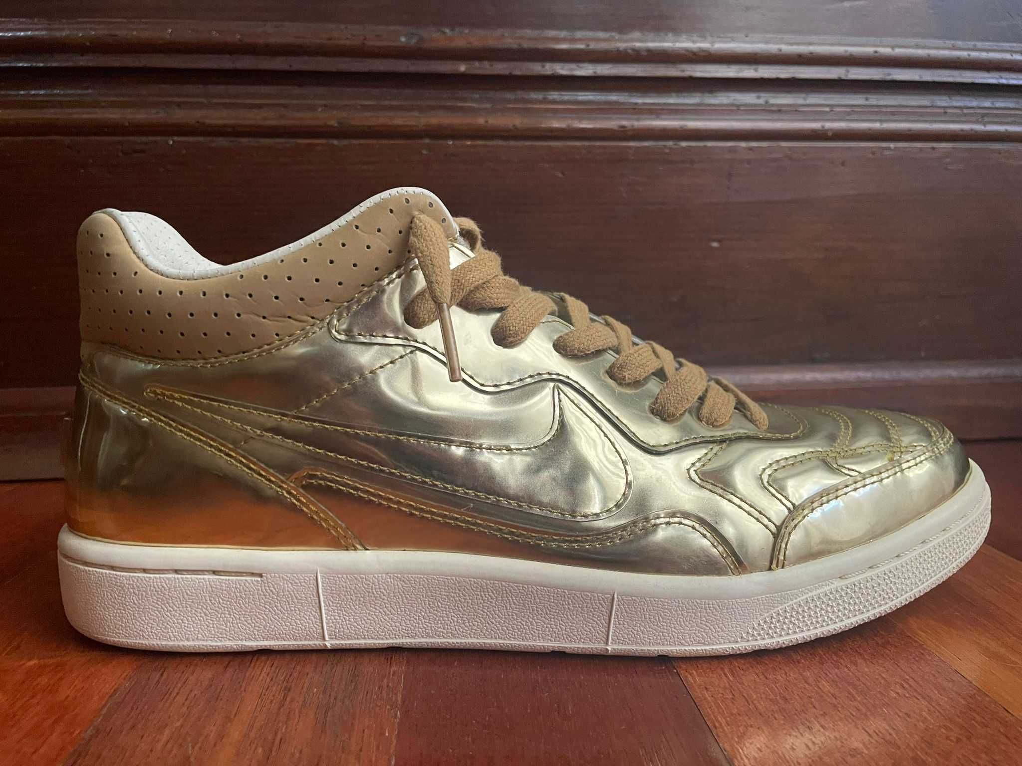 Ténis Nike Tiempo