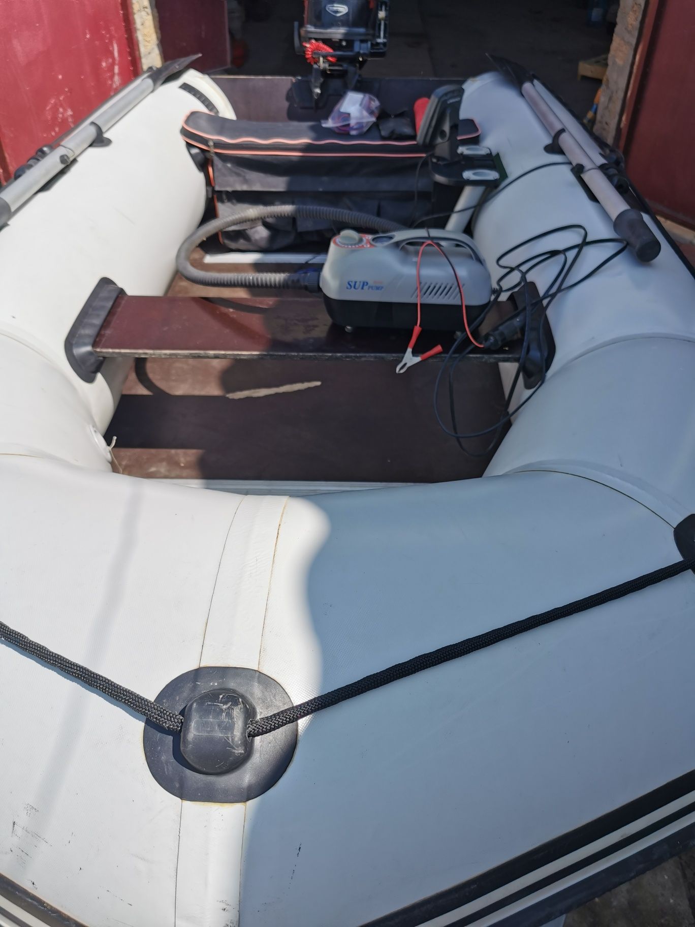 Лодка ПВХ, 3,10; с лафетом, мотором 9,8; эхолот, полная подкачка єлек