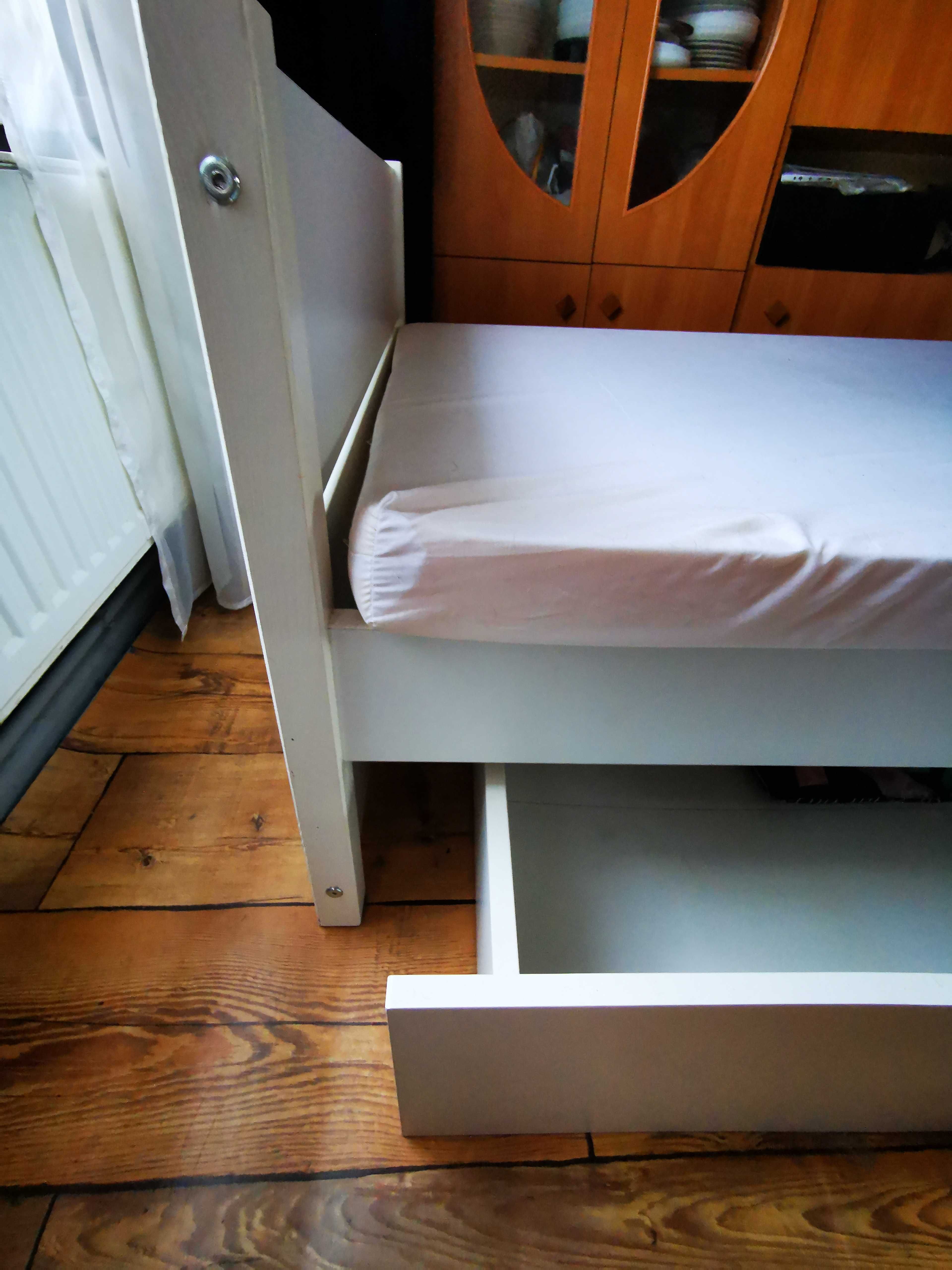 Łóżko ramowe, z drewnianym rusztowaniem 90x200, z materacem