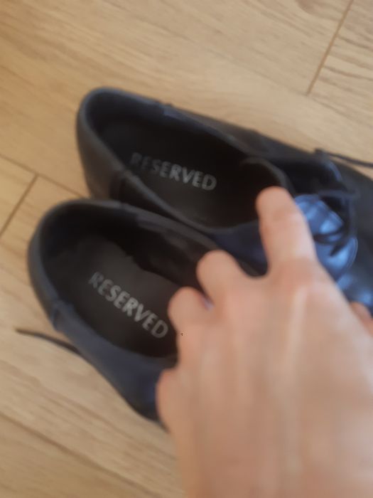 Czarne wiązane wizytowe skórzane buty męskie okazjonalne Reserv