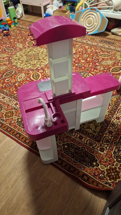 Детская пластиковая кухня