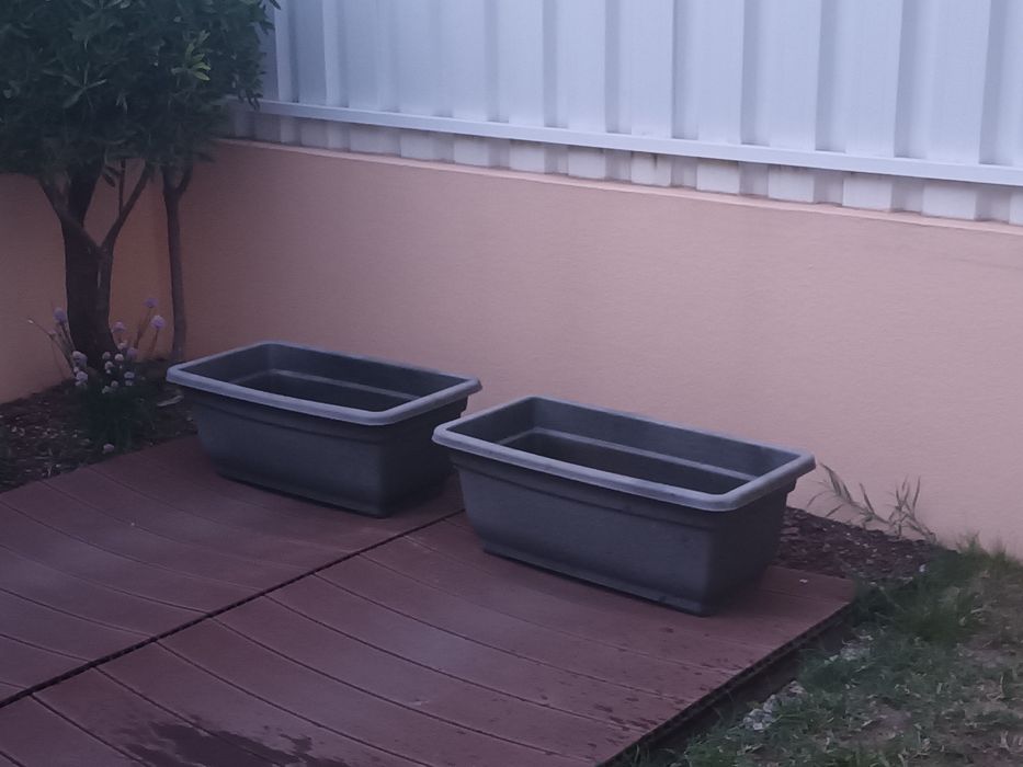 Lote 2 vasos floreiras 75x40cm