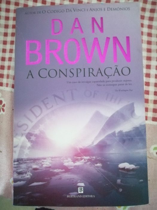 Três livros do Dan Brown