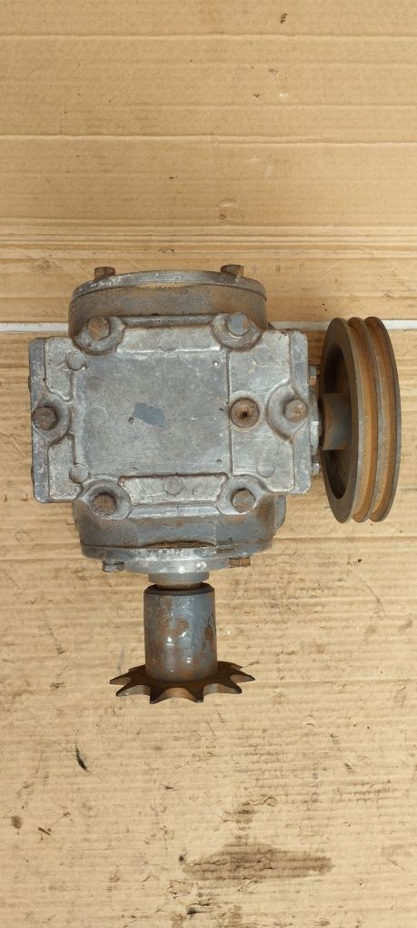 Редуктор 1ч-63А.