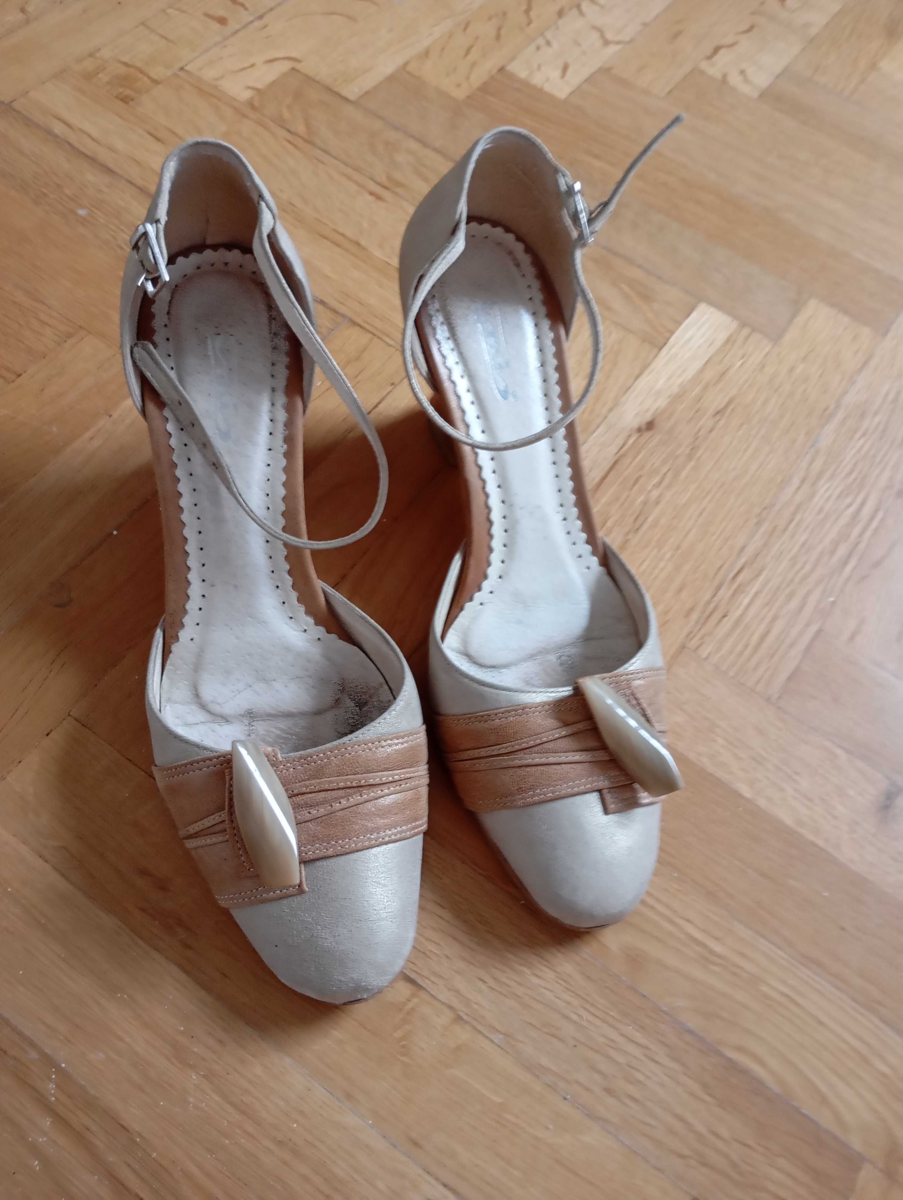 Sprzedam eleganckie buty bezowe na kotórnie rozmiar 37