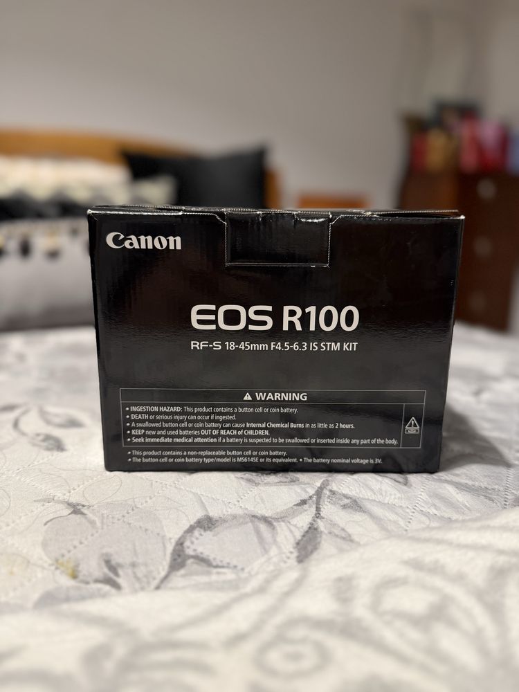 Camara Canon EOS R100