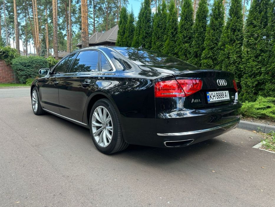 Audi A8 W12  Long Возможен обмен на бус