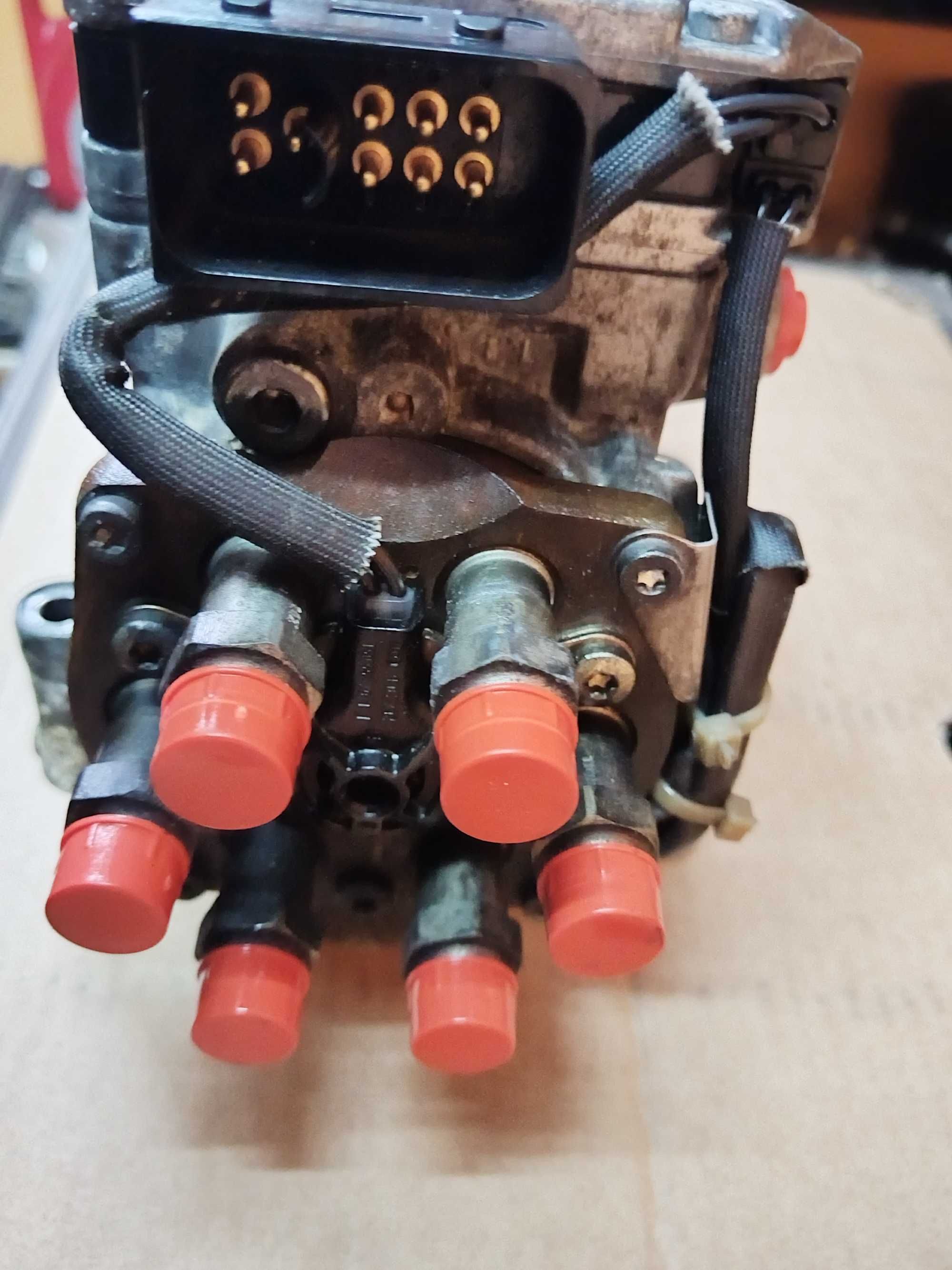 Pompa Wtryskoawa Audi A4  B6 B7 A6C5 2.5 tdi v6 ...106L 106H 180 koni