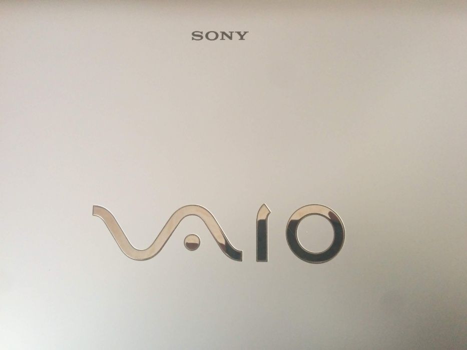 Ноутбук Sony Vaio SVE17 (экран 17.3")