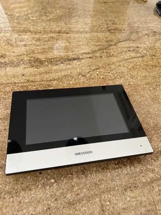 Hikvision Panel wewnętrzny monitor z Wi-Fi IP DS-KH6320-WTE1/EU