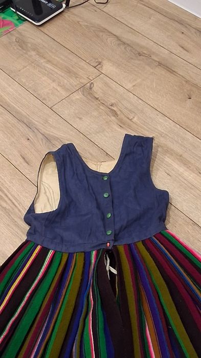 Sukienka ludowa wełniak Łowicka  dla szczupłej pani z prl  dół plisowo