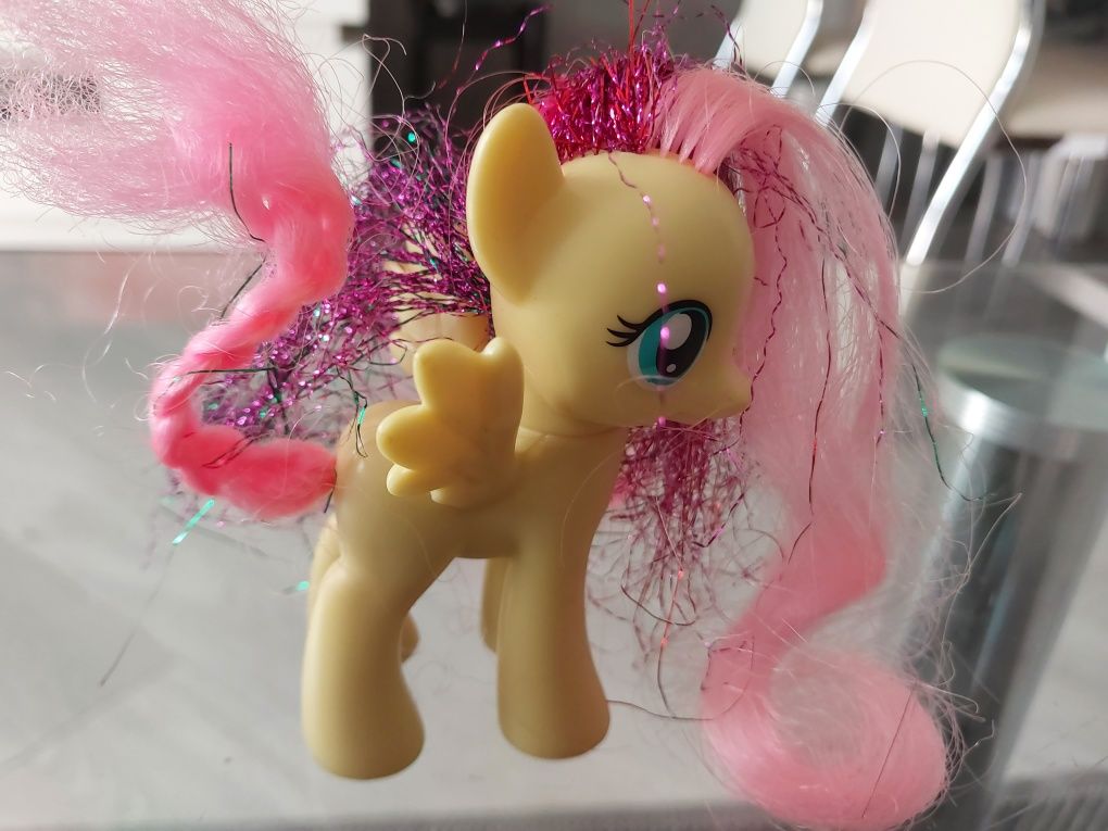 Sprzedam 8 konikow pony Hasbro gratis pociag