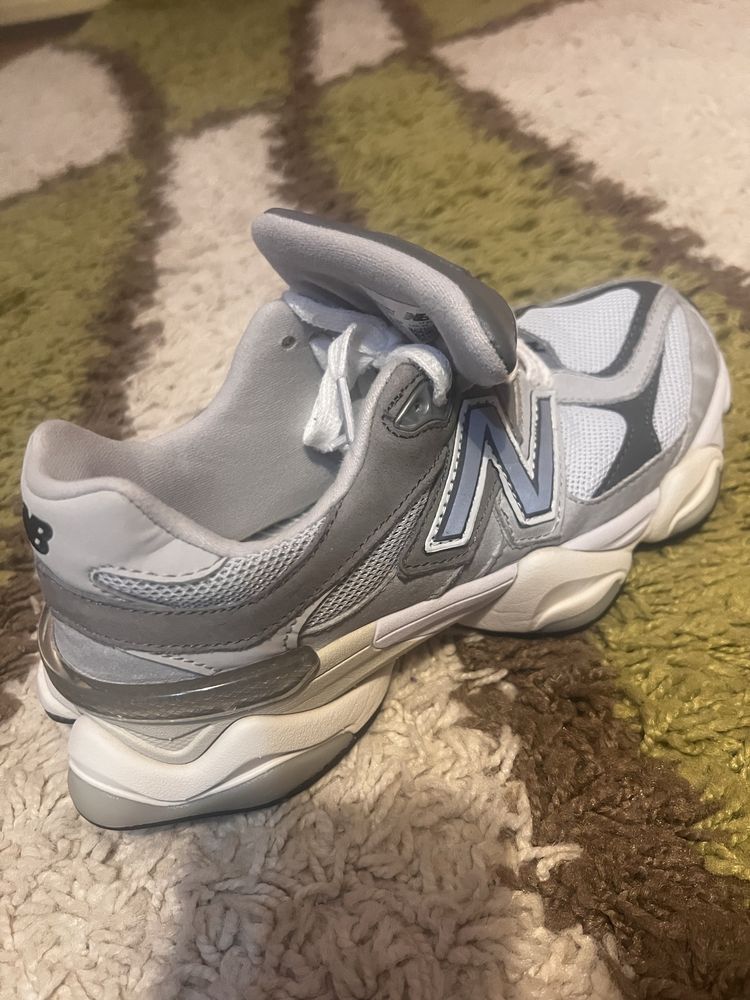 Кросівки new balance жіночі