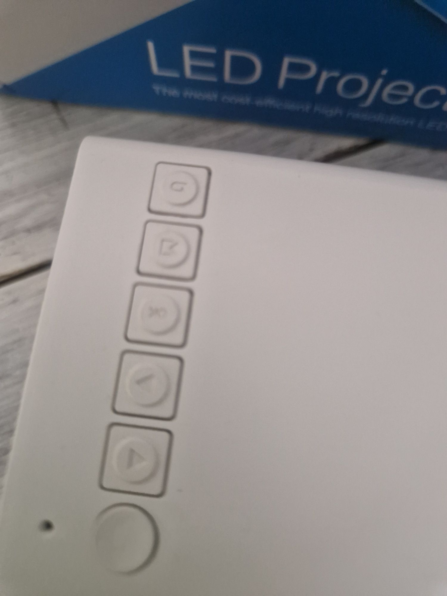 LED projector azul e branco
