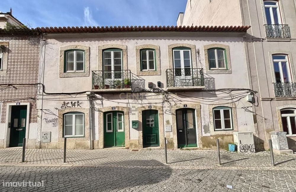 Prédio para remodelação - Cacilhas