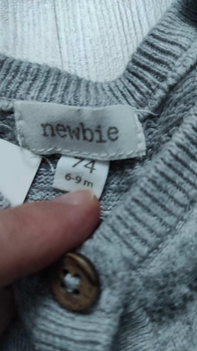 Rampers/ pajacyk firmy Newbie rozmiar 6-9 miesięcy
