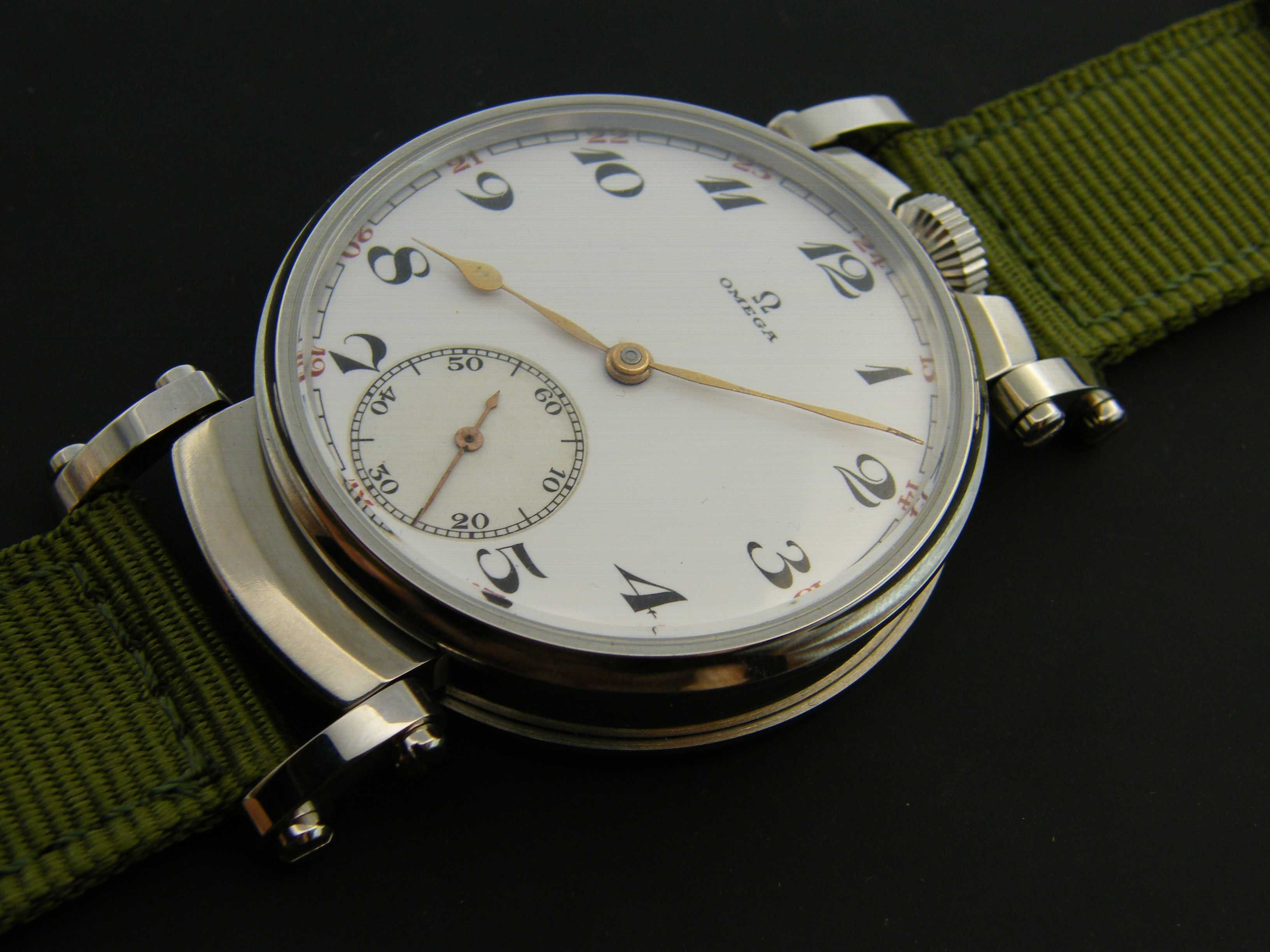 OMEGA Piękna Pasówka w Stali z Porcelanową Tarczą