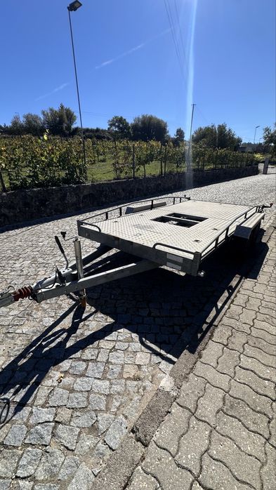 Atrelado Porta Carros 2700Kg
