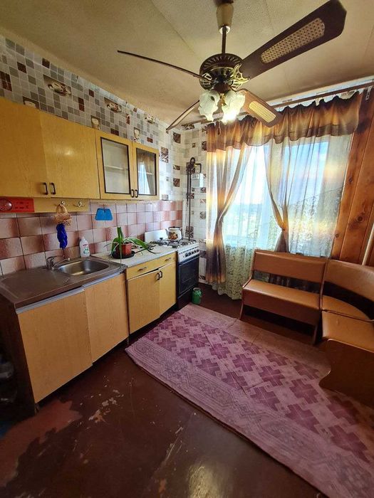 Продам 3 кімн. квартиру. р-н 3 міської лікарні. 28500