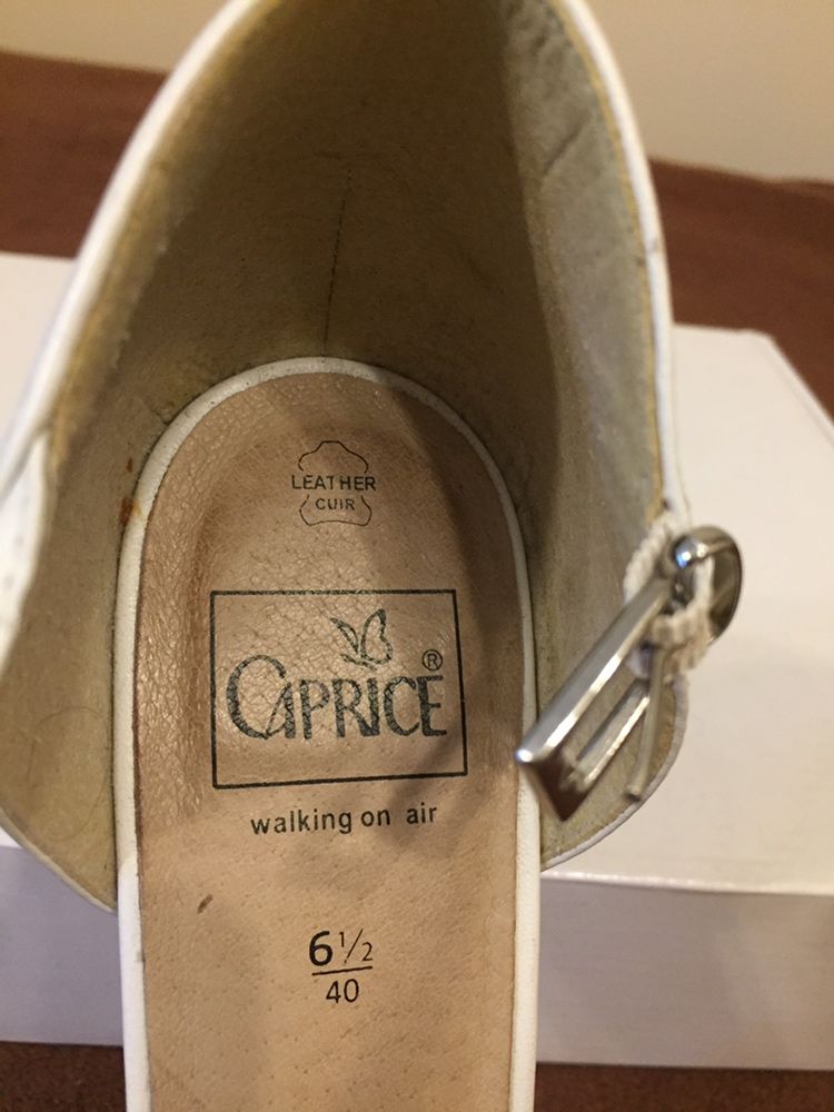 Caprice. Buty skórzane białe ślubne. R. 40