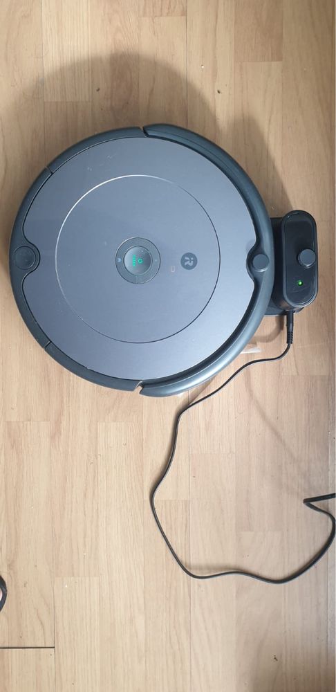 Roomba 697 na caixa original