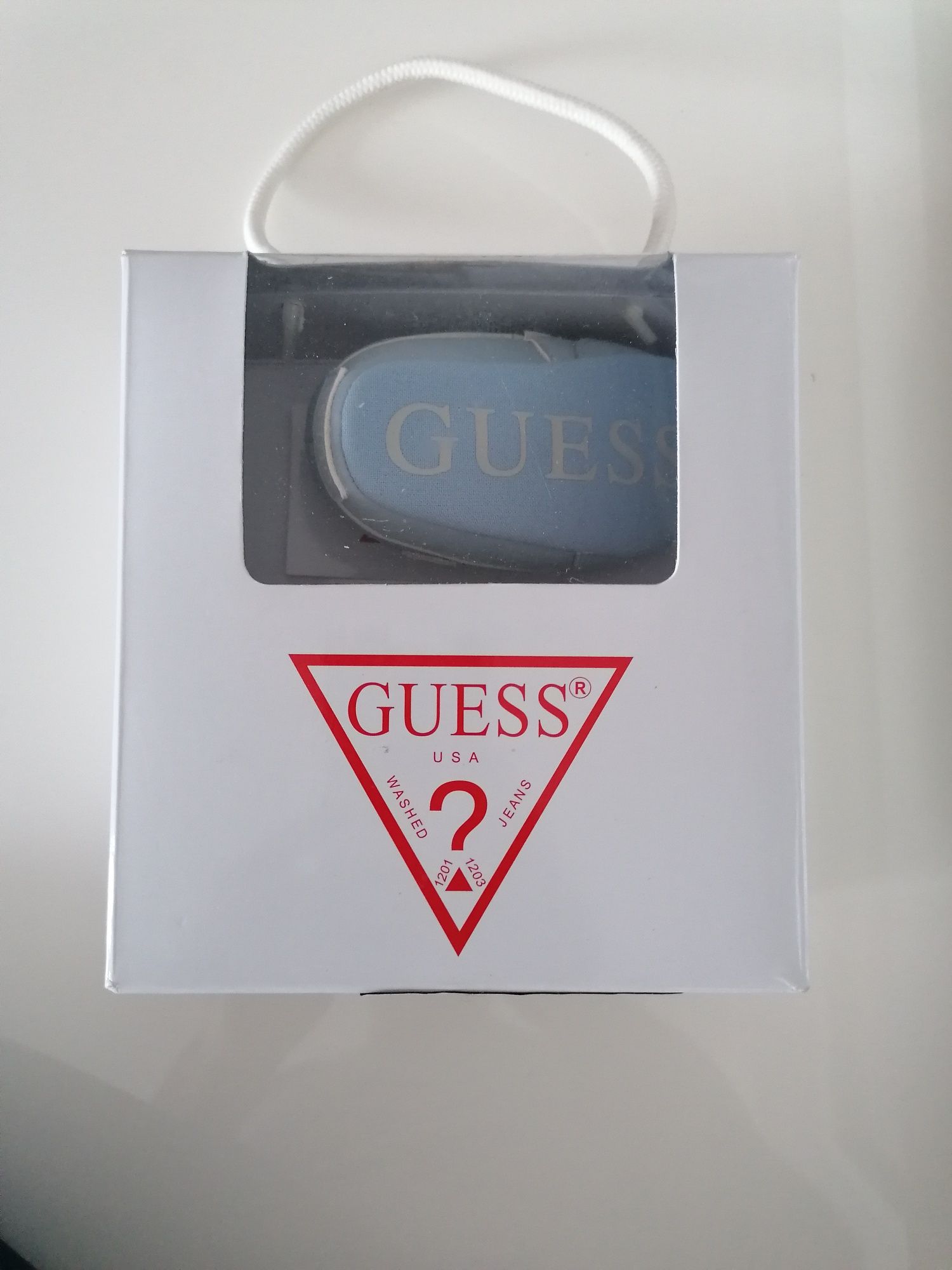 Guess pantufas novas e originais nr 17 ou 18