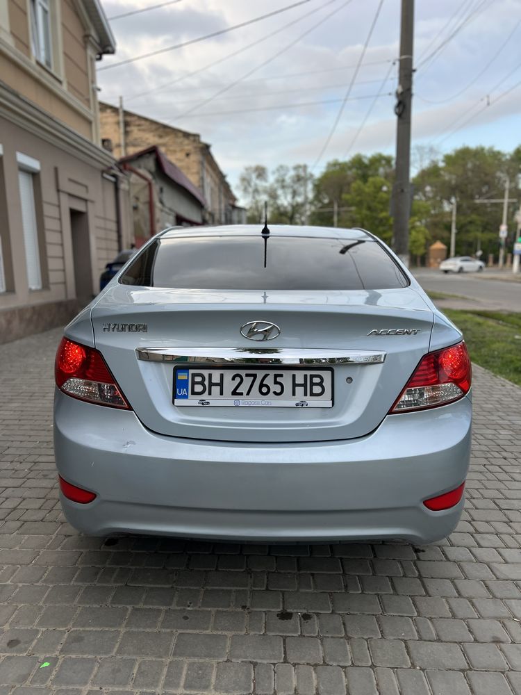 Продам Hyundai акцент 2011г. 1.6 автомат