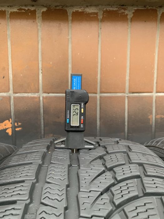 Зима 2шт Nokian WR A4 245/40 R20 99W