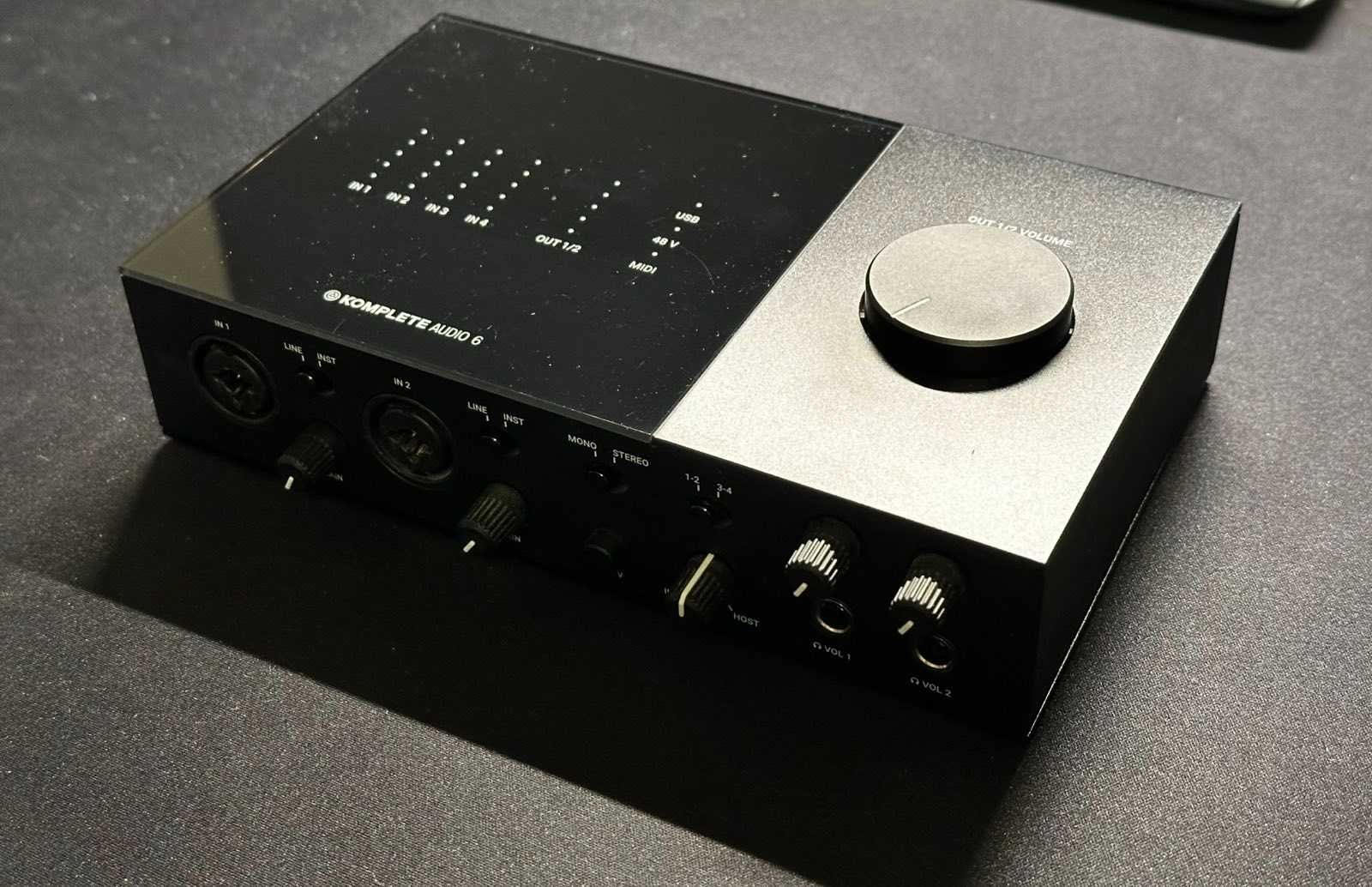 Native Instruments Komplete Audio 6 Interface audio