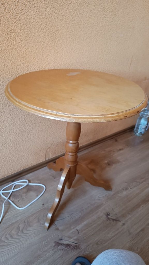 Dwa stoliki okrągłe