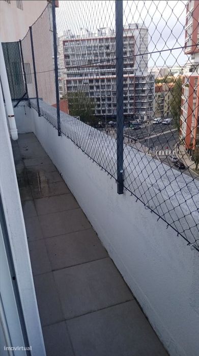 Fantástico T2 c/ terraço e varanda na Av.EUA/Av Roma