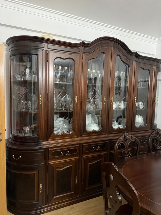 Movel e mesa de sala