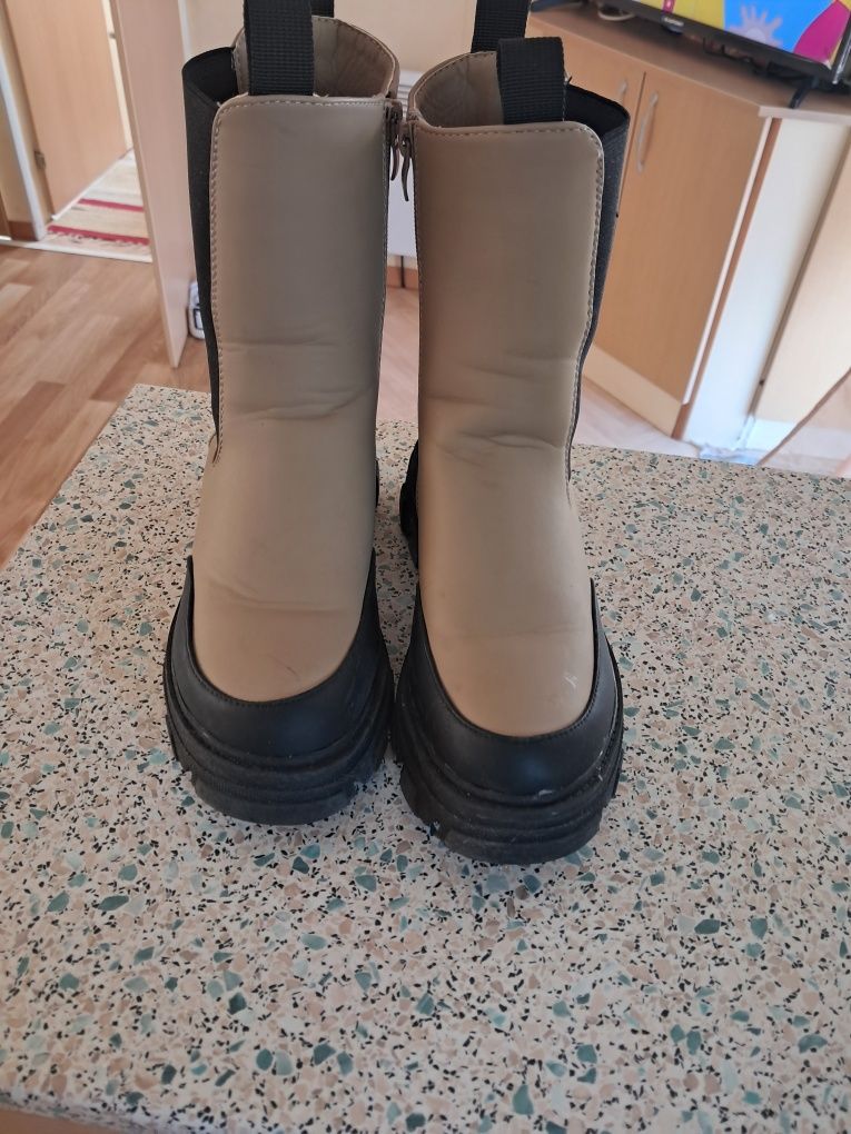 Botas mulher como novas