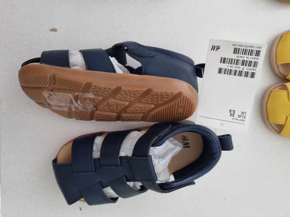 4 pares sandálias HM novas t22