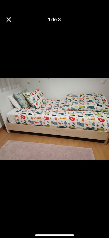 Cama individual sem colchao e sem roupa.