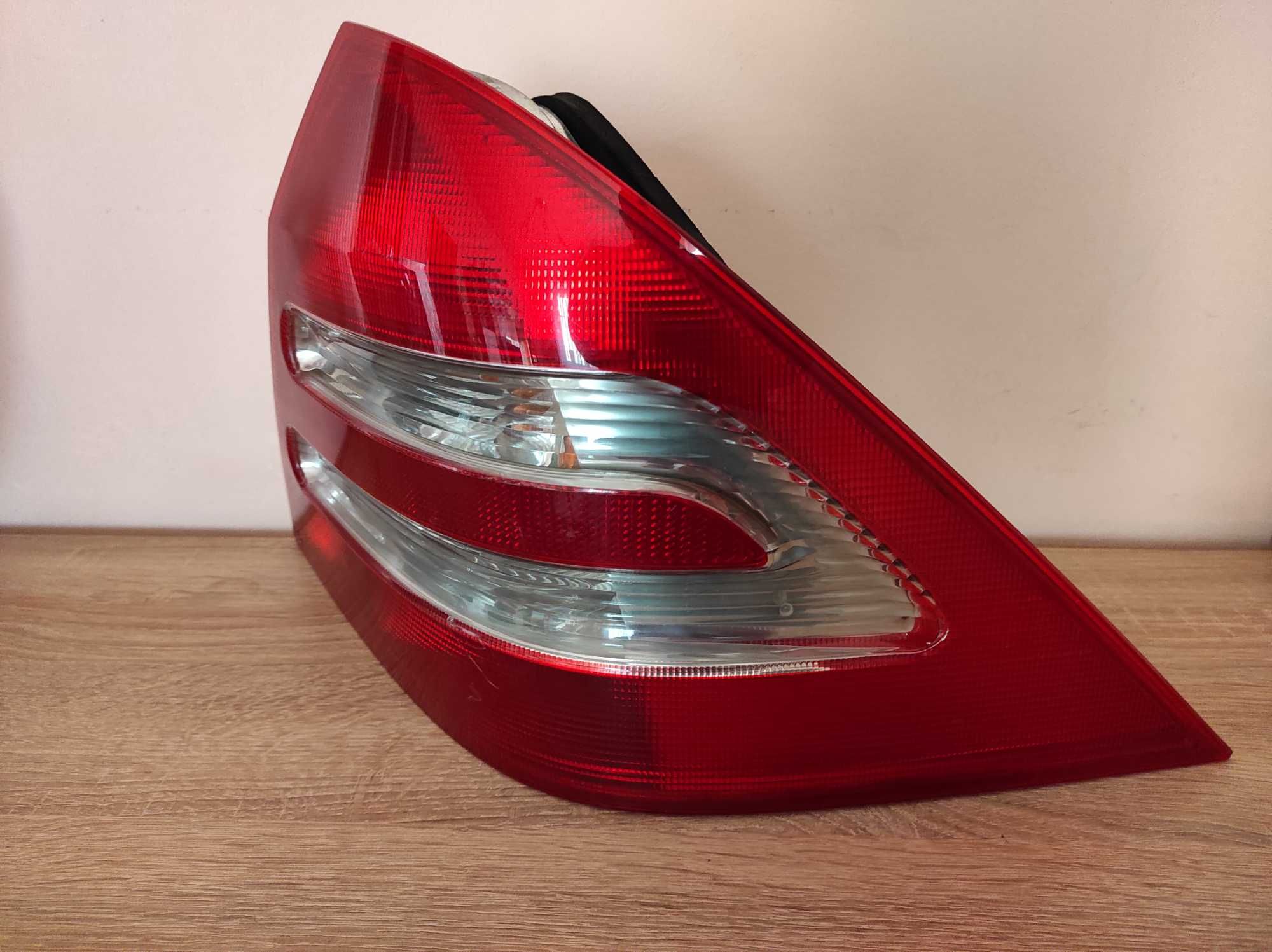 Lampa prawy tył Mercedes W203