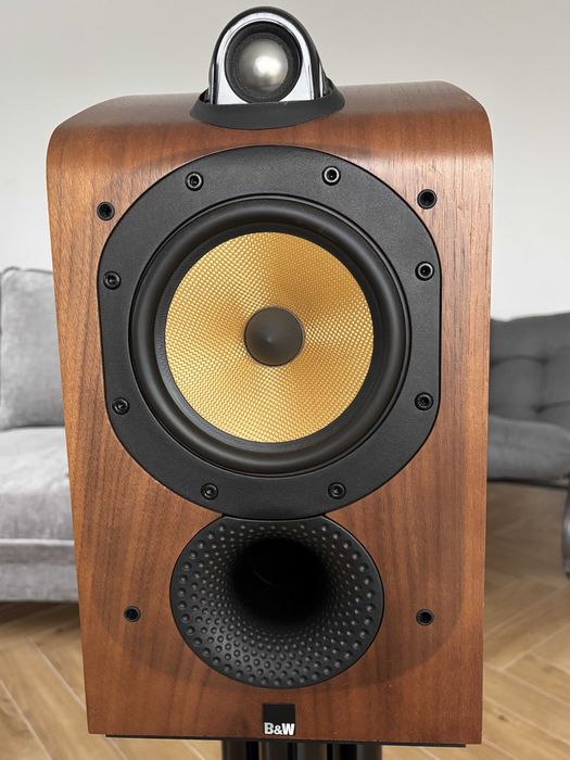 B&W705 kolumny podstawkowe