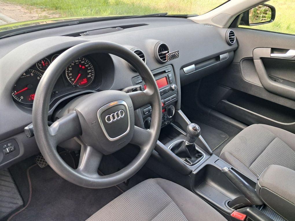 Audi A3 1.6 mpi 102 km 5 drzwi czarna 2008rok