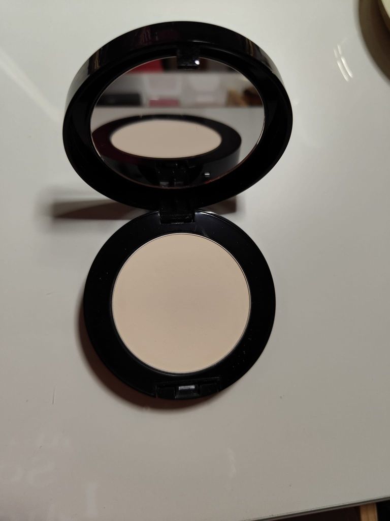 Estee Lauder puder set.blur.finish perfecting pressed powder