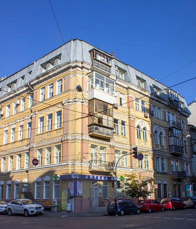 Стоматология-Аптека-Клиника-БарБер-Салон-Услуги(76м.кв) Лукьяновская,